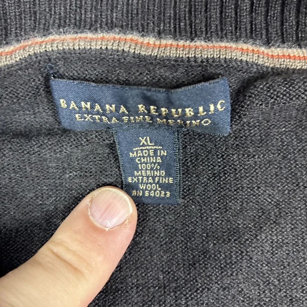Banana Republic Mens XL Black Extra Fine Merino Wool V Neck Sweater Preppy